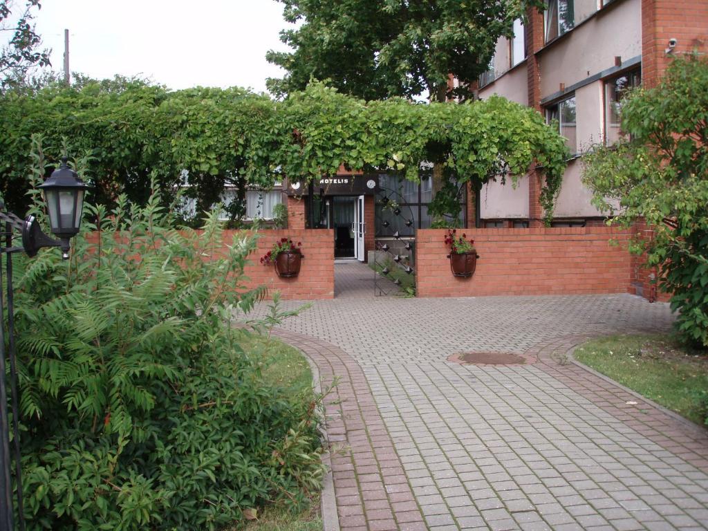 Park Hotel Ķekava Buitenkant foto